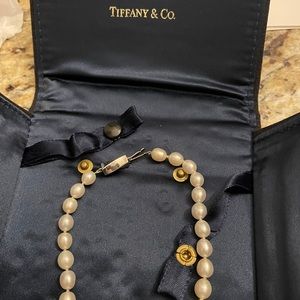 Tiffany & Co 16 in freshwater pearl necklace